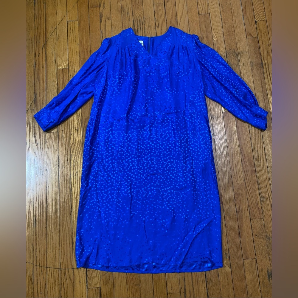 Vintage, silk dress— Styled by Mister C - Picture 11 of 11